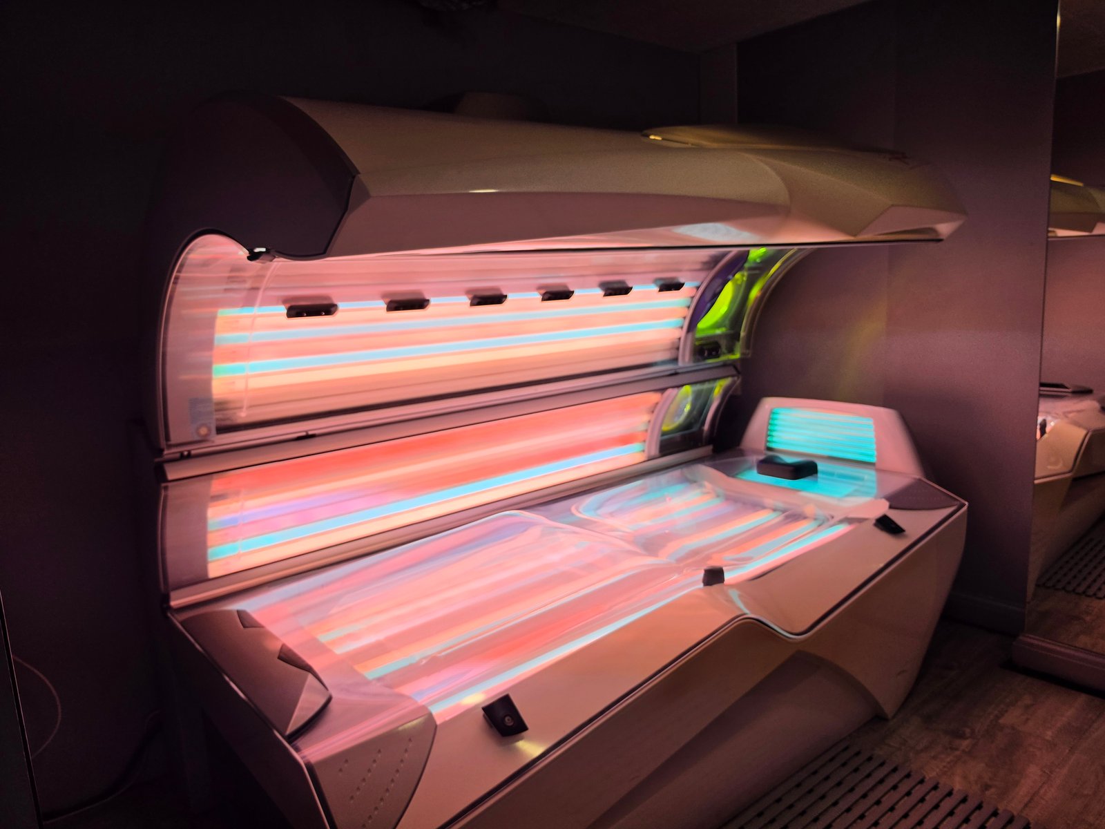 Rejuvenate Your Skin With The Beauty Angel Cvt 42 Red Light Therapy System